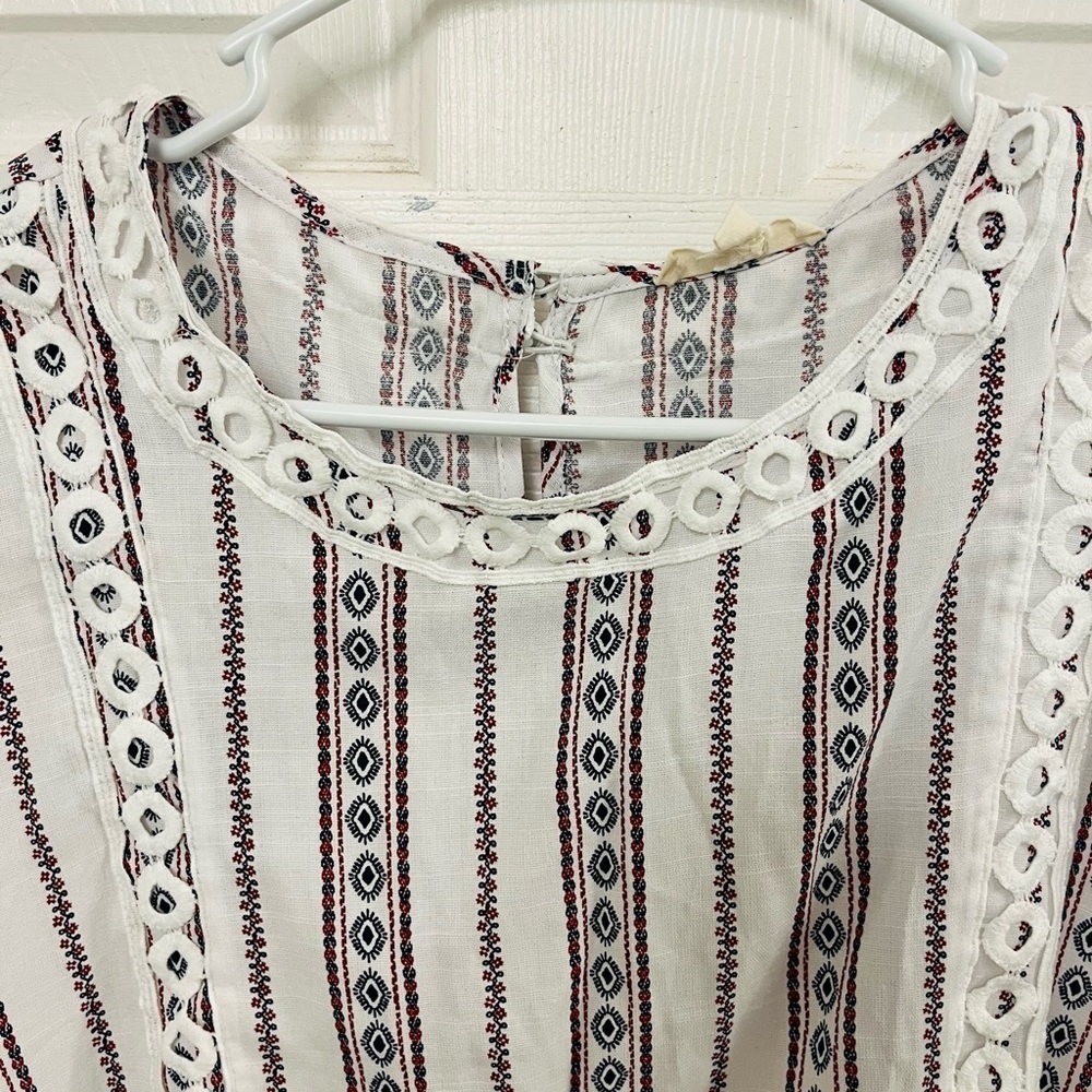 E Hanger M Red Blue Elastic Waist Eyelet Keyhole  Blouse Top Size L - Picture 4 of 8